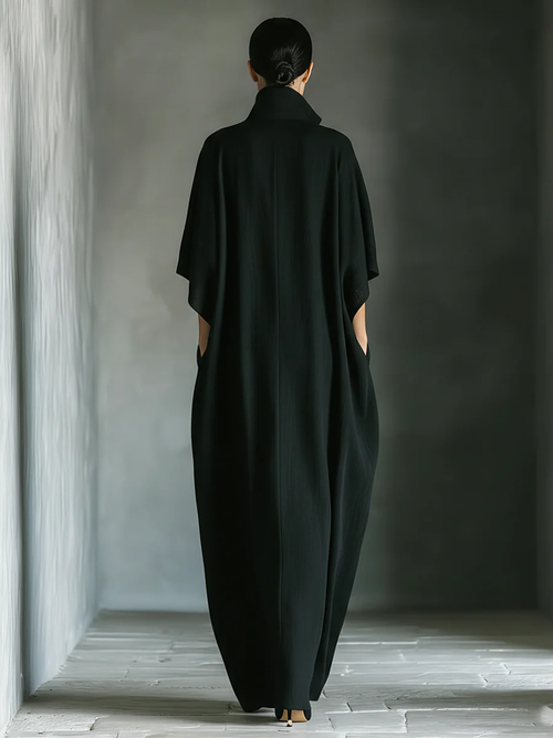 Alessandra • Fekete oversize hosszú ruha minimalista stílusban, kimono ujjakkal